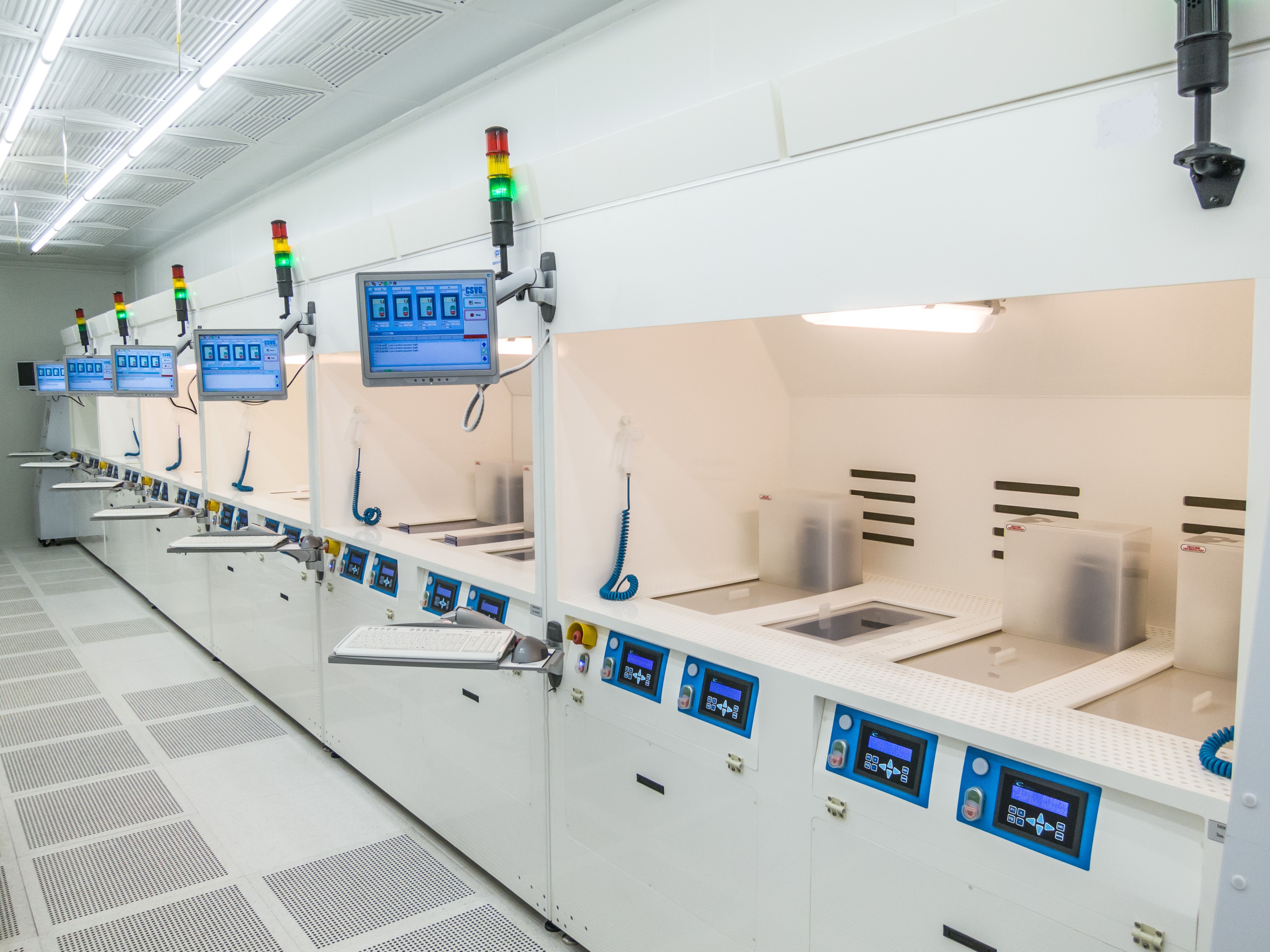 Chemické boxy pro polovodičový průmysl a laboratoře
